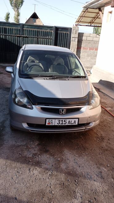 фит салон: Honda Fit: 2003 г., 1.3 л, Вариатор, Бензин, Хэтчбэк