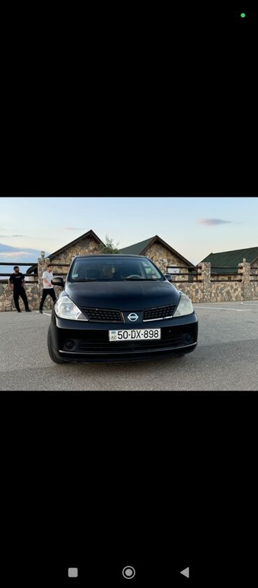 Nissan: Nissan Tiida sedan, qara rəng. - Ban növü: 4 qapılı sedan - Rəng — 8