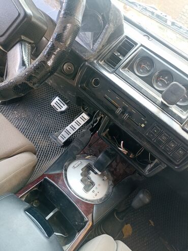 Isuzu: Isuzu Trooper: 1990 г., 3 л, Автомат, Бензин, Внедорожник — 12