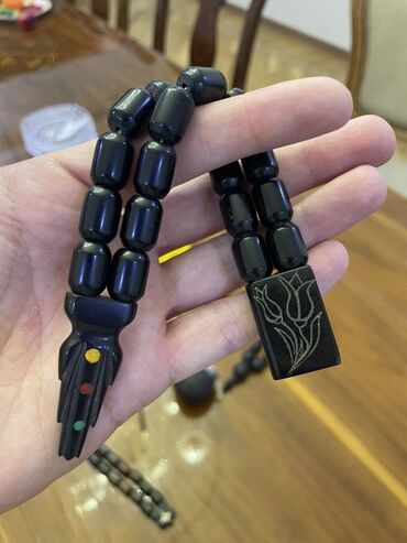 Təsbehlər: Birinci şəkildəki 45 azn digərləri 30 azn — 10