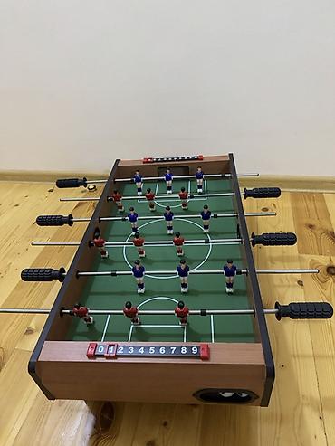Mini stolüstü futbol (foosball) oyunu - Kompakt ölçülü stolüstü