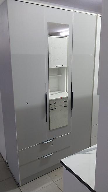 Шифоньеры, шкафы для одежды: Трёхдверный шкаф-/распашной для одежды - Габариты: ориентировочно — 19