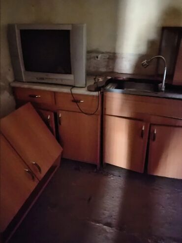 стол из массива дерева: Mətbəx mebel dəsti - Material: laminat/MDFlam taxta, açıq qəhvəyi