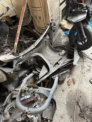 Мотозапчасти и аксессуары: Запчасти для скутера Состав: Продаю запчасти на Хонда Дио 28 at lalafo.kg — 10 Мотозапчасти и аксессуары: Запчасти для скутера Состав: Продаю запчасти на Хонда Дио 28 — 10