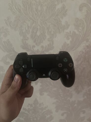 ps ucuz: Ps4 çatiram 500AZN iki konsol var hec bir şey zədələnməyib gta 5 və