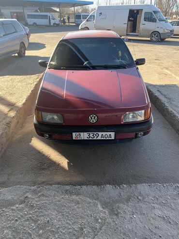 акмулятор авто: Volkswagen Passat: 1990 г., 1.8 л, Механика, Газ, Седан