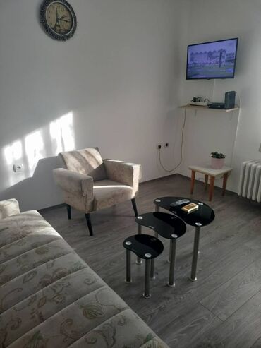 paket zenskih stvari ili na kom: 1 bedroom