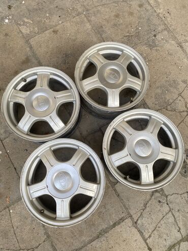 disk təkərlər: İşlənmiş Disk VAZ (LADA) R 14, 4 Boltlu