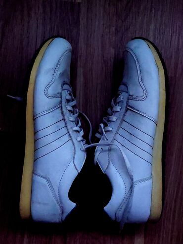 Krasofkalar və idman ayaqqabıları: Polaris krassovkası. 42 razmerdir. 2 manat — 4