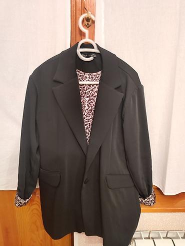 Üst geyimi: Qadın üçün qara oversize bleizer - Rəng: qara - Kəsim: oversize, tək — 1