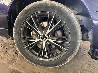 корпус 17: Комплект легкосплавных дисков R17 с шинами 225/55 R17 - Диаметр: 17" — 3