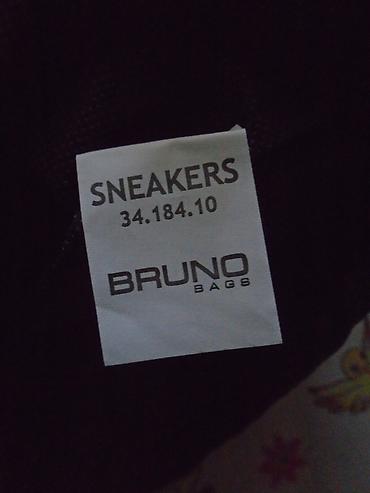 dimenzije torbe: Lagani crni ranac Bruno sneakers, sa učkurima za zatezanje i nošenje i — 2