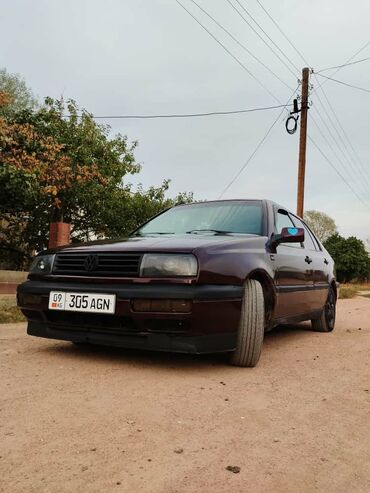купить машину хендай солярис: Volkswagen Vento: 1992 г., 1.8 л, Механика, Бензин, Седан