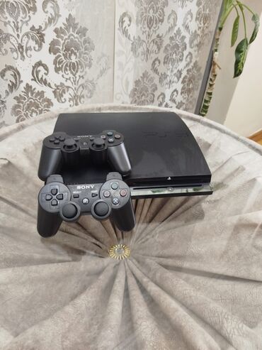 PS3 (Sony PlayStation 3): PS3 
500GB
62 oyun
kutusu hediye
əlaqe saxlamaq ucu