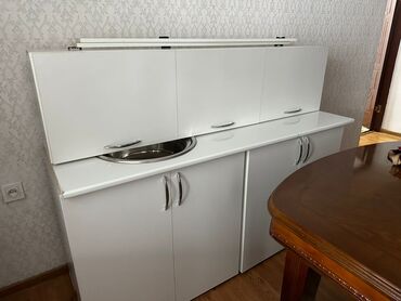 мебел кухния: Кухонный гарнитур, цвет - Белый, Новый
