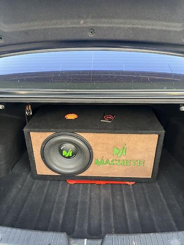audio sistem: Salam qardaşlar. 1 ədəd Maçeta basavik 800rms.(Qutuyla) 4 ədəd 20lik — 1
