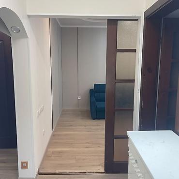 кварита: 3 комнаты, 62 м², Дордой Плаза ТРЦ 105 серия, 1 этаж, Свежий ремонт — 4