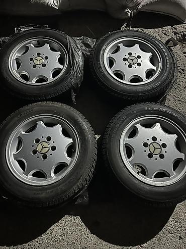 зеркало 30: Комплект из 4 колес Mercedes-Benz: - Литые диски оригинального дизайна — 1