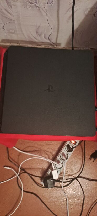 ən ucuz playstation 4: 2.Əl Ps4 Slim (500Gb) 2 Original Pult Bütün Kabelləri Üstündə İstəyə