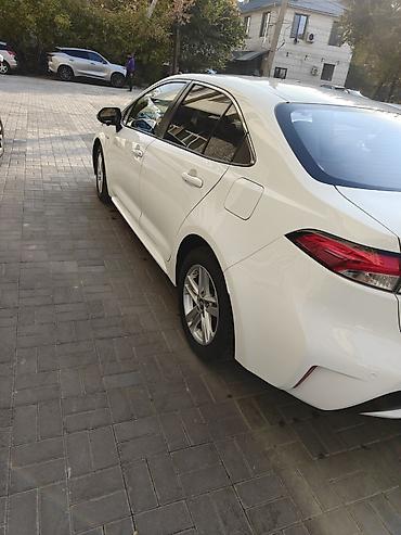 chery indis: Toyota Corolla: 2021 г., 1.8 л, Вариатор, Гибрид, Седан — 3