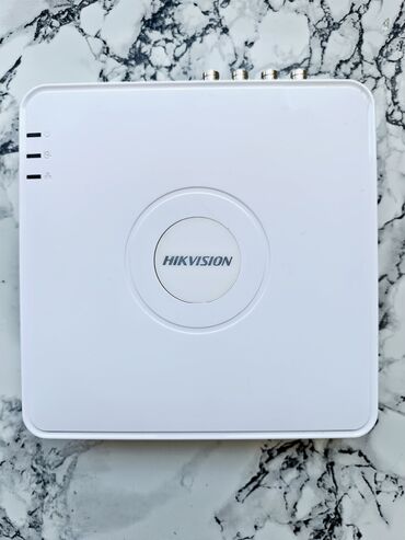 hikvision kamera qiymetleri: Hikvision video qeydiyatçı. ela veziyyetdedir. 8 kanallıdır