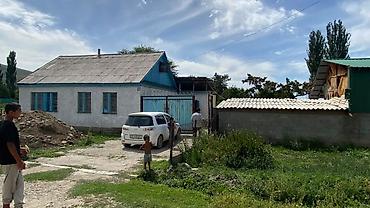 1 ком куплю: Продаётся жилой дом с большим приусадебным участком. - Дом — 7
