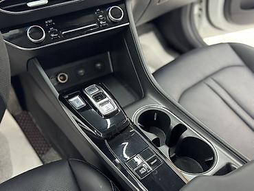 Hyundai: Hyundai Sonata: 2021 г., Гибрид, Седан — 12