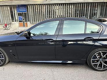 gac gs8: BMW 5 series: 2021 г., Седан — 8
