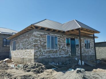 продаю дом в киргизии 1: 4 м², 4 комнаты