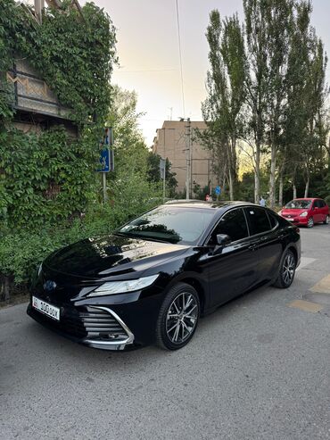 Toyota: Toyota Camry: 2021 г., 2.5 л, Типтроник, Гибрид, Седан