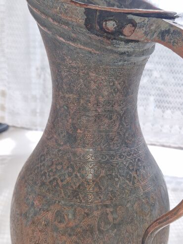 Digər çaydanlar: Məhsul: Mis su qabı (ibrik) Xüsusiyyətlər: -Qacarlar dövrünün sonuna — 8