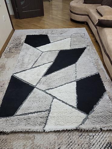 kavralit satilir: Məhsul: Qalın tüklü dizayn xalçası - Ölçü: təqribən 2x3 m (foto üzrə — 1