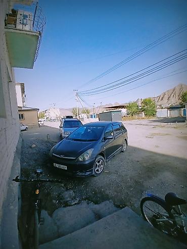 Toyota WISH: 2003 г., Универсал