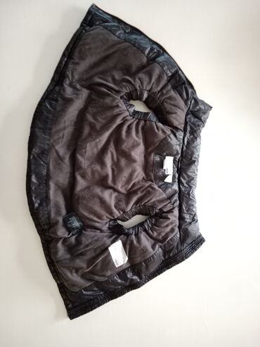 Jakne, kaputi i prsluci: H&M, Perjani prsluk, 104-110 — 12