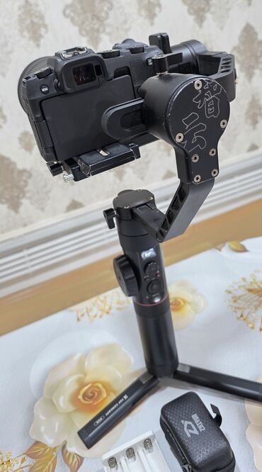düyü bişirən: Zhiyun Crane 2/Crane Plus tipli 3-oxlu kamera stabilizatoru -