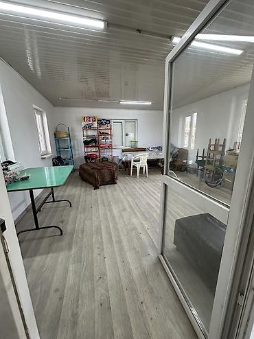 Продажа коттеджей и домов: СРОЧНО продается двухэтажный дом 240кв.м. с действующим коммерческим — 21