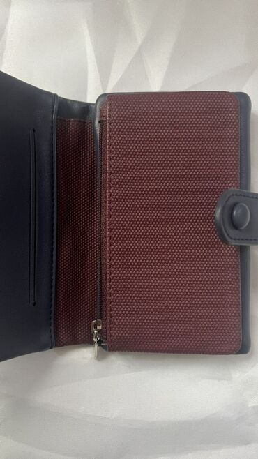 Кошельки: Кожаные женские кошельки. Особенности: - Компактный формат с клапаном — 3