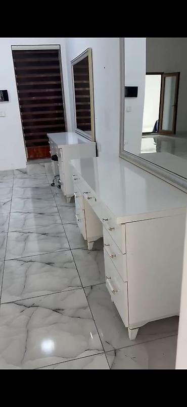 Masalar: İşlənmiş, Kvadrat masa — 2