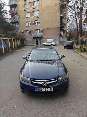 Honda: Auto u dobrom stanju,redovno odrzavanima tragova na limariji od — 1