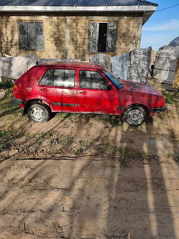 Унаа сатуу: Volkswagen Golf: 1990 г., 1.8 л, Кол менен иштөөчү, Бензин, Хетчбек — 2
