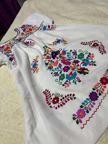 Dəstlər, kostyumlar: Coxsu amerikadan alinib . Hamsi cox yaxwi veziyyetdedir. Her biri 1. 2 — 19