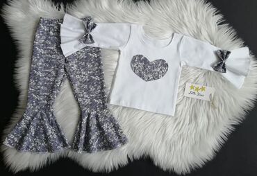 Kompleti: Komplet: Majica, Pantalone — 27