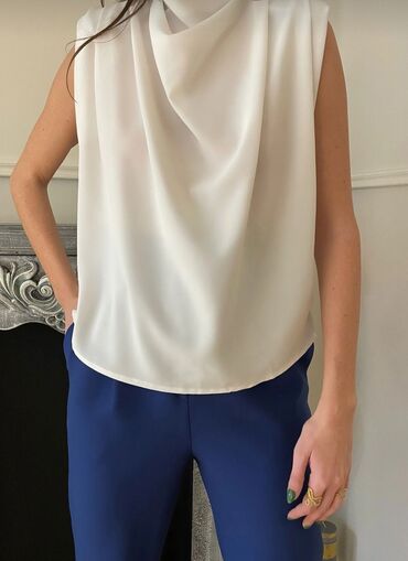 Köynək və bluzalar: Bluzlar - Rəng: saf ağ - Model: uzunqol, düyməli, yüngül dar kəsim - — 4