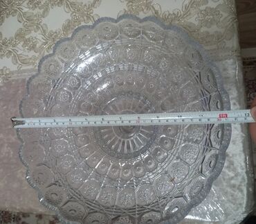 xrusdal qablar: Şüşə meyvə/qəlyanaltı qabı - Material: qalın, şəffaf şüşə - Dizayn