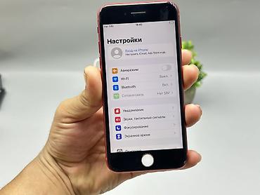 iphone z: IPhone 8, Б/у, 64 ГБ, Красный, Чехол, 100 % — 8