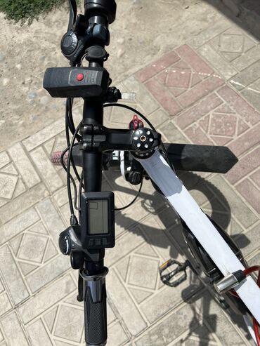 Велосипеды: Электровелик мерседес запас хода 25 30 км (не проверял ) Макс скорость