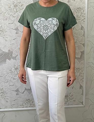 Другая женская одежда: Джинсовый комбинезон синего цвета с классическим дизайном. Модель — 28