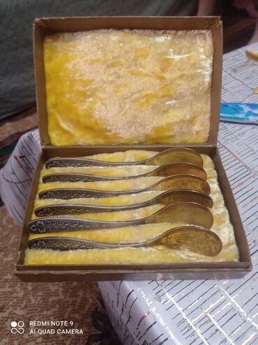 qrecka toxumlu cay: Qutuda dekorativ naxışlı qaşıq dəsti - Dəst: 6 ədəd çay/şirniyyat