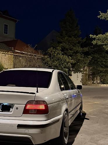 bmw x3 xdrive35i at: BMW 5 Series E39 sedan – ağ rəng, 4 qapı, arxa ötürücülü. Klassik — 4