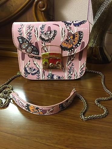 mango canta: FURLA çiyin çantası – çəhrayı rəngdə, kəpənək və bitki naxışlı dizayn — 3